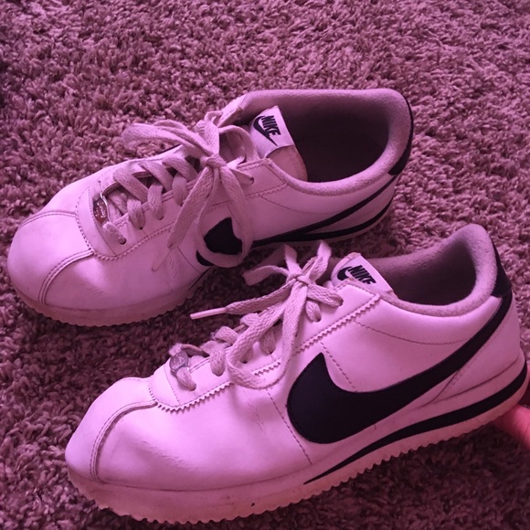 Nike Shoes - nike cortez ‘72